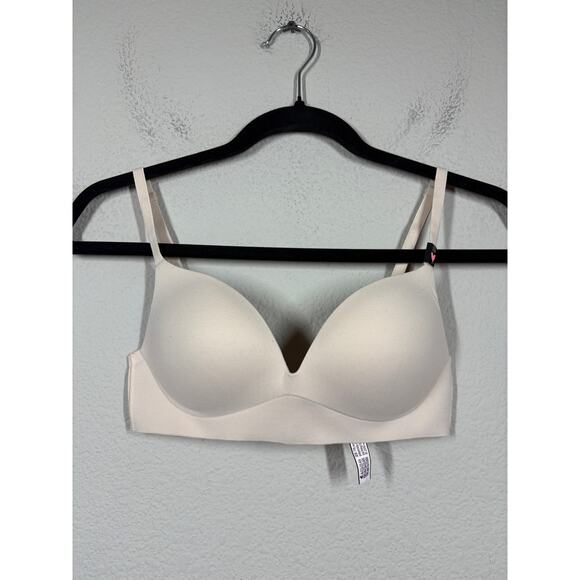 Victoria’s Secret 32B Incredible T-Shirt Bra Tan Padded No Wire NWT - Picture 2 of 13